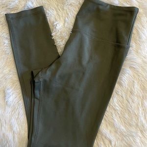 Zyia Olive Vibrations Light n Tight Leggings Size 4